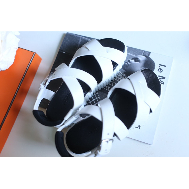 （全新降價）Hermes 愛馬仕 白色 新款 羅馬涼鞋 Everest 36.5