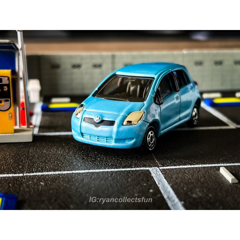 （萊恩收車R.C.F)Tomica No.33 Toyota Yaris VITZ 初回色中古二手無盒車 豐田小鴨模型車