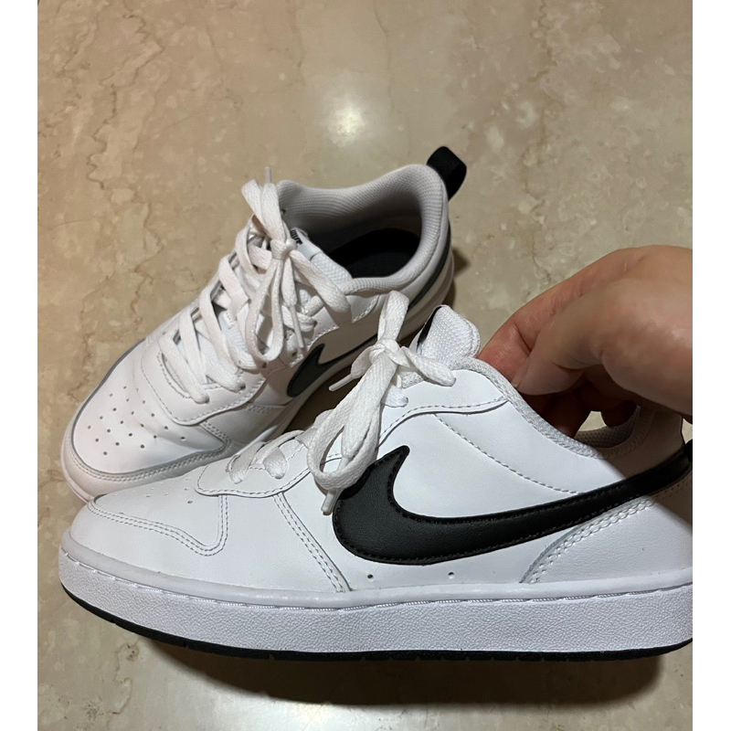 ||二手近新Nike專賣店購入|| NIKE 女小白鞋(大童款) 23.5cm