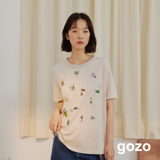 【gozo】➤下班後的日常繡花T恤(淺灰/白色_F) | 女裝 圓領 休閒