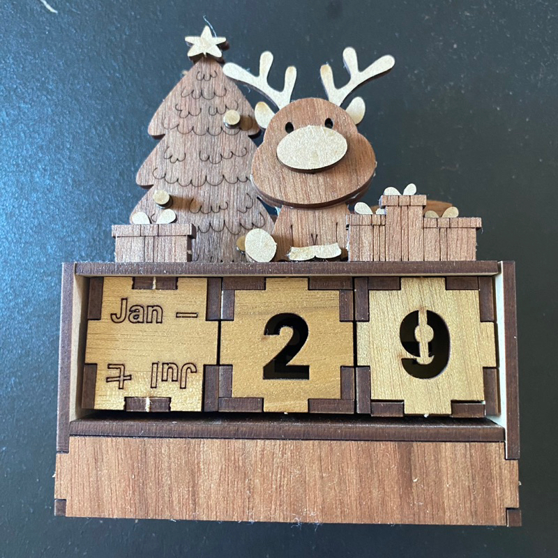 ［二手］聖誕小鹿萬年曆/桌曆/日曆 木頭製 辦公室