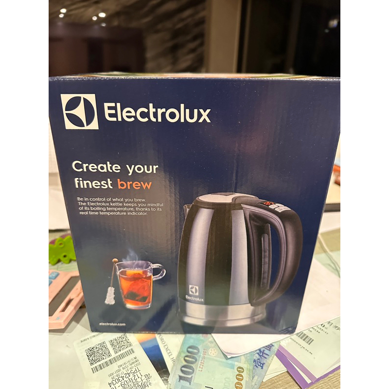 Electrolux 伊萊克斯 Explore 7 主廚系列智能溫控壺-1.7L(EEK7700K)