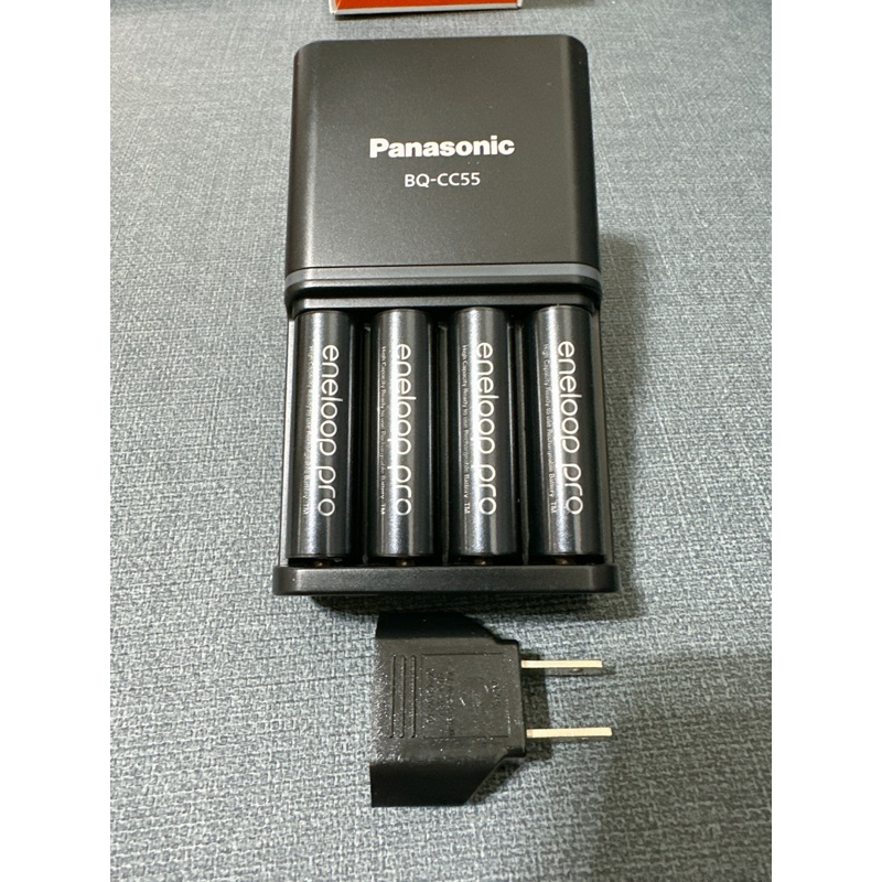(限定買家）Panasonic 國際牌 智控型4槽鎳氫低自放充電器+eneloop PRO 電池4顆