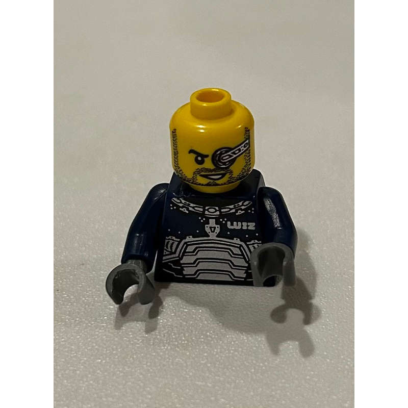 正版Lego 8831 抽抽樂 人偶包 第七代 8號 銀河戰士 二手上身+頭 如圖所示