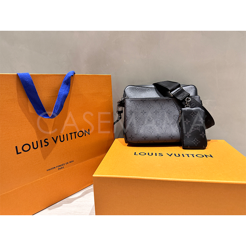 幾乎全新 【Louis Vuitton】 LV M69443 Trio  三合一郵差包 側背包_可中壢青埔面交_包郵