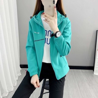臺灣現貨-女軟殼衣 加絨連帽 秋冬季保暖 防風防潑水 戶外運動抓絨外套 衝鋒衣 騎車外套 保暖外套 連帽外套 外套女