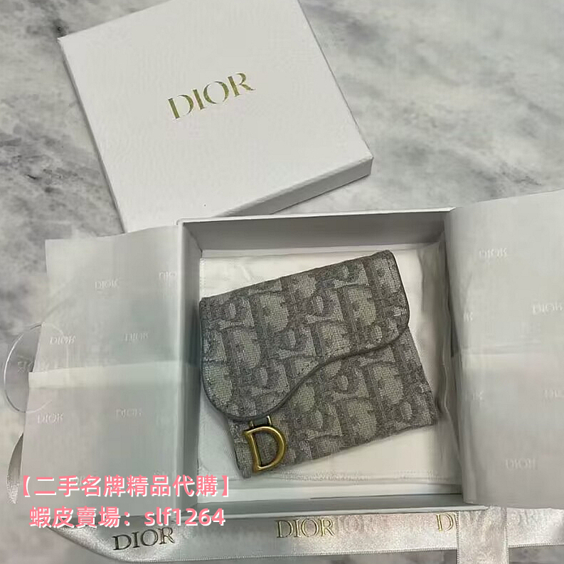 甜甜價🎉💕二手精品DIOR 迪奧 SADDLE LOTUS Oblique印花 淺灰色 馬鞍 女生 三折 短夾 錢包皮夾