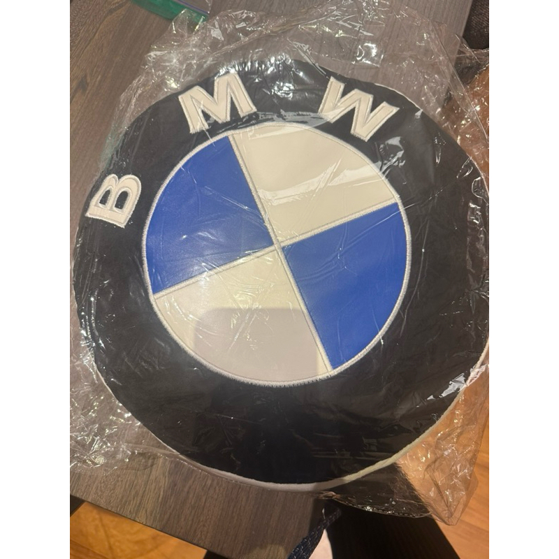 買車送的BMW原廠抱枕