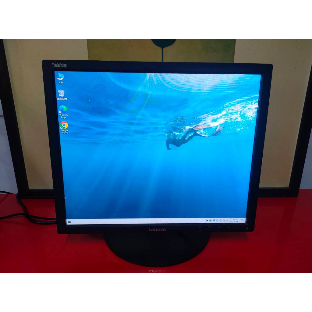 葛媽電腦 Lenovo 19吋 LED 可升降螢幕 VGA/DVI 型號: LT1913PA保三個月