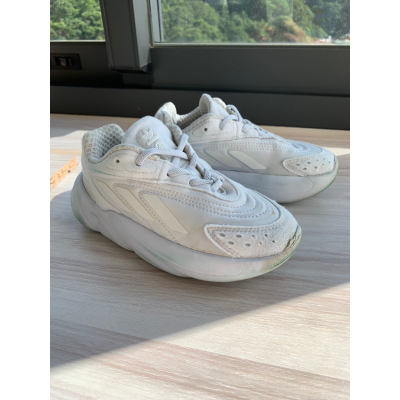 二手 adidas ozelia 兒童 全白 運動 跑鞋 休閒鞋 17.5