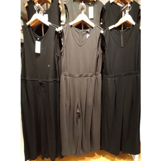 Uhiqlo套裝 Uniqlo長褲 Uniqlo綠短袖 Uniqlo短袖 Uniqlo連身褲 綠背心連身褲綠長褲綠套裝