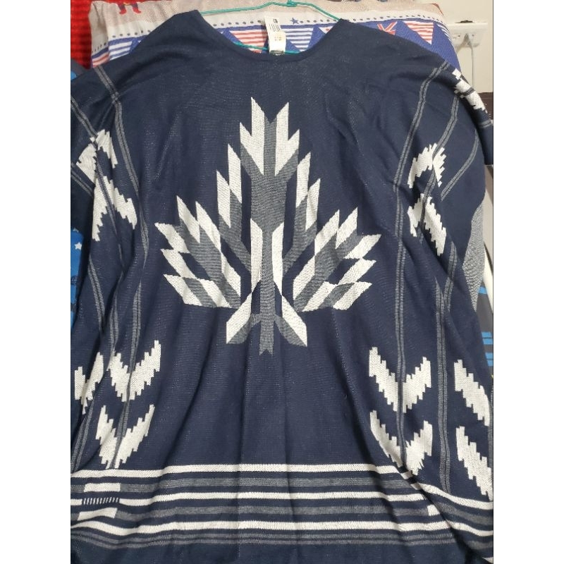 正品已絕版Roots披肩，加拿大買回