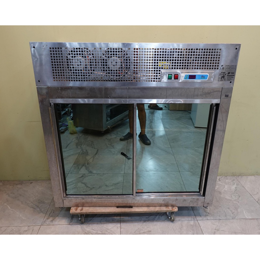 桃園二手家具推薦-4尺120cm小菜冰箱 2手 220V 2.6A 110年 營業用冰箱 展示小菜冷藏箱 冷盤