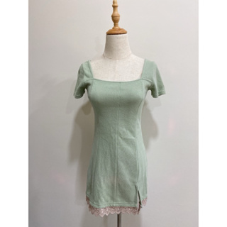 針織蕾絲方領短洋裝👗湖水綠