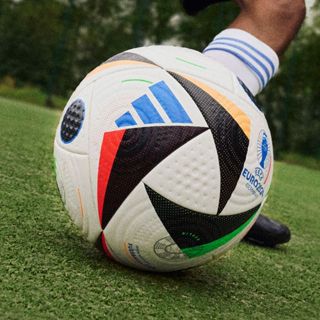 adidas EURO 24 PRO 足球 男/女 IQ3682 官方直營