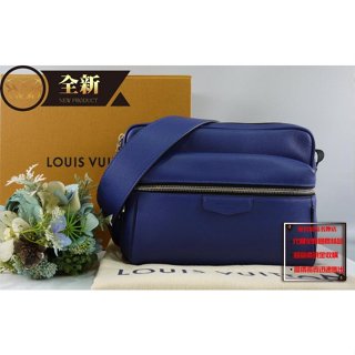 優買二手精品名牌店 LV M33437 TAIGA OUTDOOR 電光藍牛皮 信差包 郵差包 肩背包 斜背包 記者包