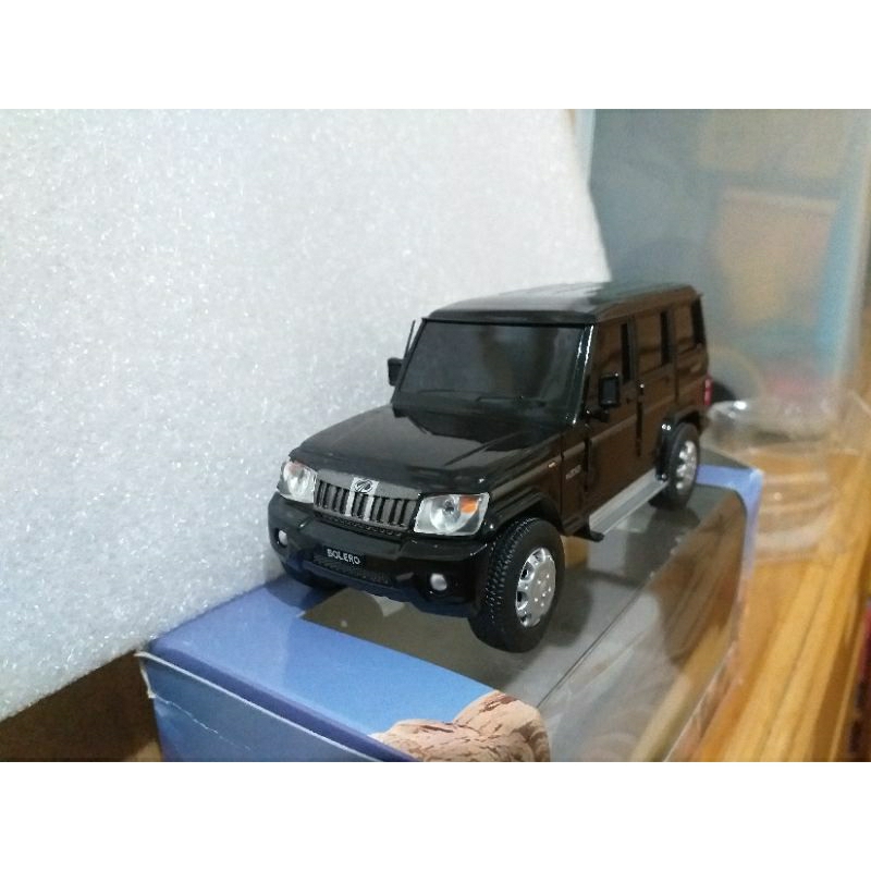 請看詳情 印度 原廠 1/32 馬亨達 Mahindra BOLERO SUV 黑色 模型車