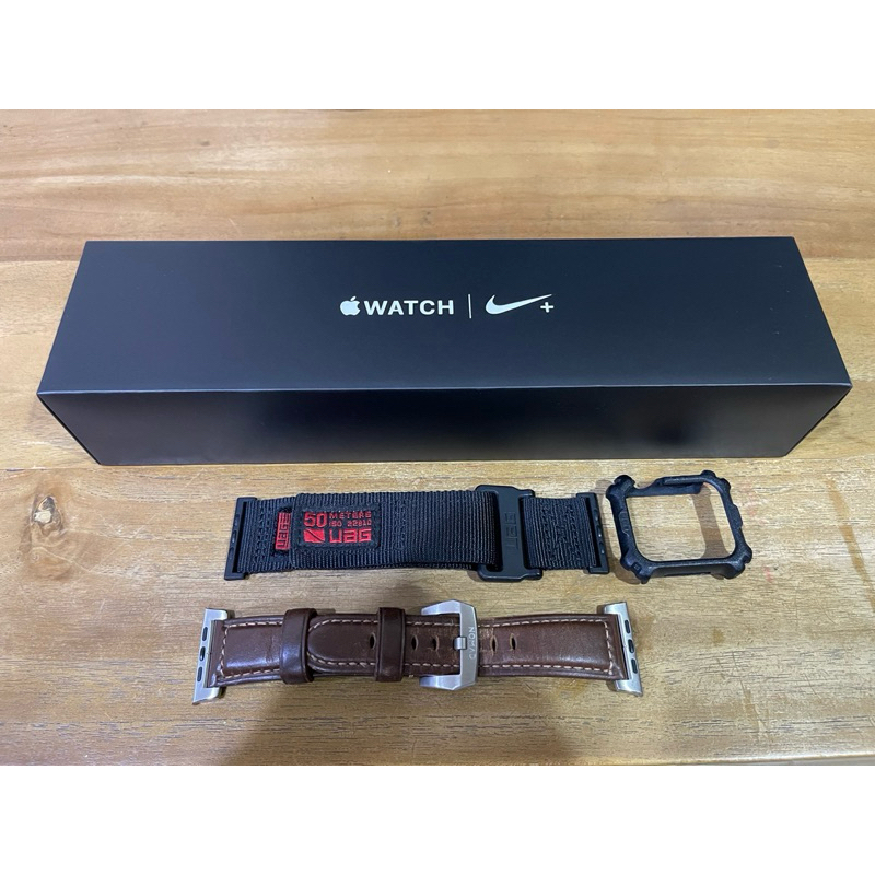 Apple Watch Series 4 44mm GPS + Nike 運動錶帶