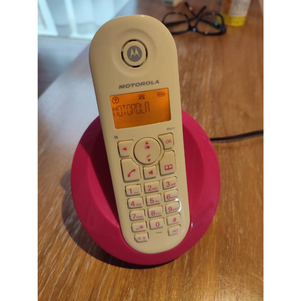 家用 Motorola 摩托羅拉  紛紅色  數位無線電話機 C601  九成新  歡迎自己來取