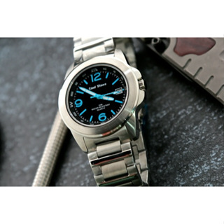 台灣精品使用日本SEIKO精工原廠VX42石英機芯 藍色刻度 軍風glad stone 防水石英錶,高硬度藍寶石水晶錶鏡
