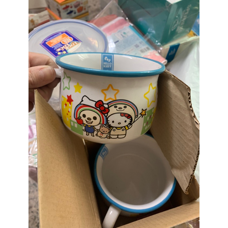 HELLO Kitty 仿琺瑯造型杯碗組吸水杯墊泡麵碗（全新）📌有任何問題都可以私訓聊聊