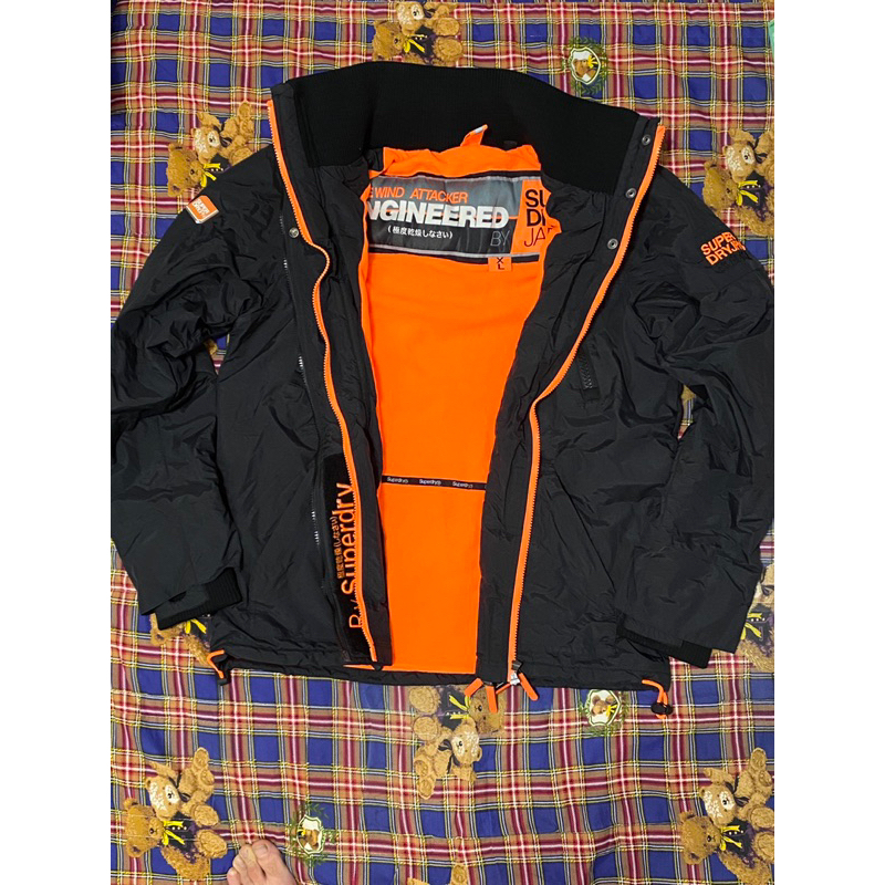 Superdry極度乾燥 經典款風衣 立領 黑橘外套