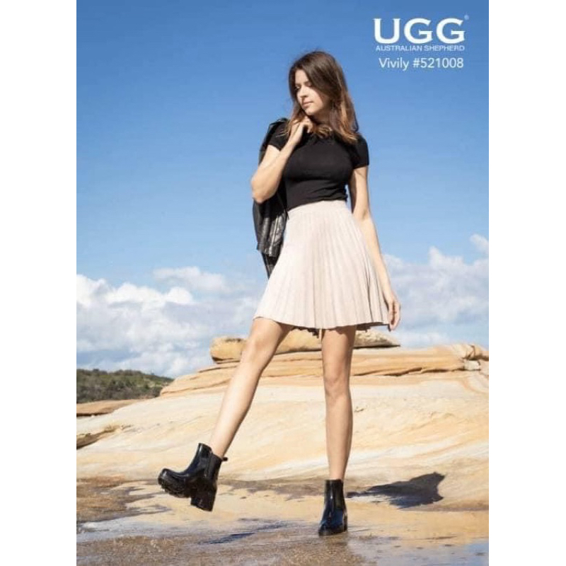 澳洲🇦🇺UGG 雨靴，及踝橡膠靴女款 Vivily 搭配羊毛鞋墊  全新正品