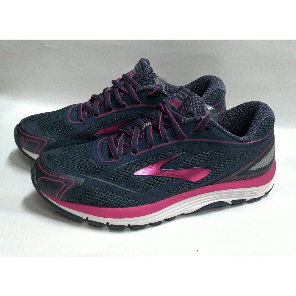 Women's brooks sale dyad 10