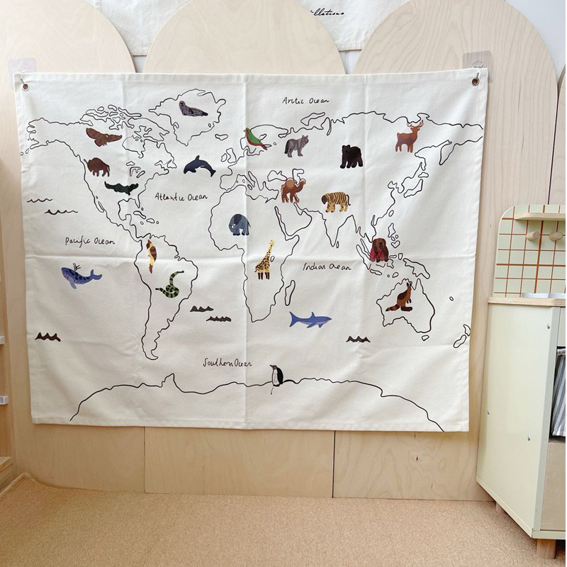 現貨-動物世界地圖壁掛 小孩房 北歐 網紅 兒童房裝飾 動物圖 牆壁裝飾 帆布壁掛 可愛掛布 房間佈置