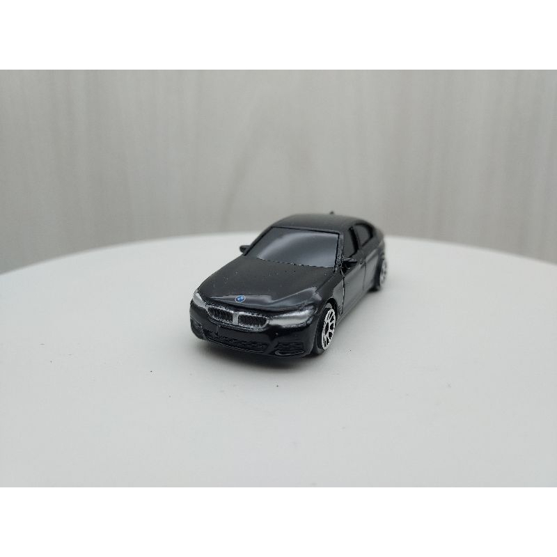 全新盒裝~1:64~寶馬 BMW 550I 黑色 黑窗 合金 滑行車 模型車 玩具 小汽車 兒童 禮物 收藏