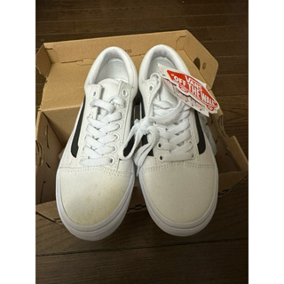 🆕全新正品 Vans 白底黑線 女生US4號 =22公分 近全新（不可退貨）