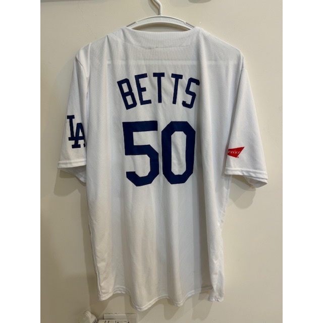 [MLB球衣收藏出清] 洛杉磯道奇Mookie Betts球賽贈品主場白球衣 Budweiser贊助 XL號