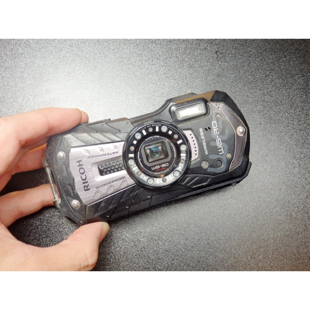 <<老數位相機>> RICOH WG-30W (1600萬像素/cmos/防水/ 防塵 /5倍光學/gps)