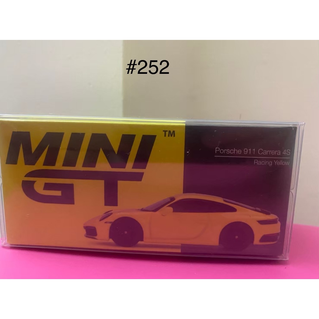 【QIYI SHOP】Mini GT 252 Porsche 911 Carrera 4S