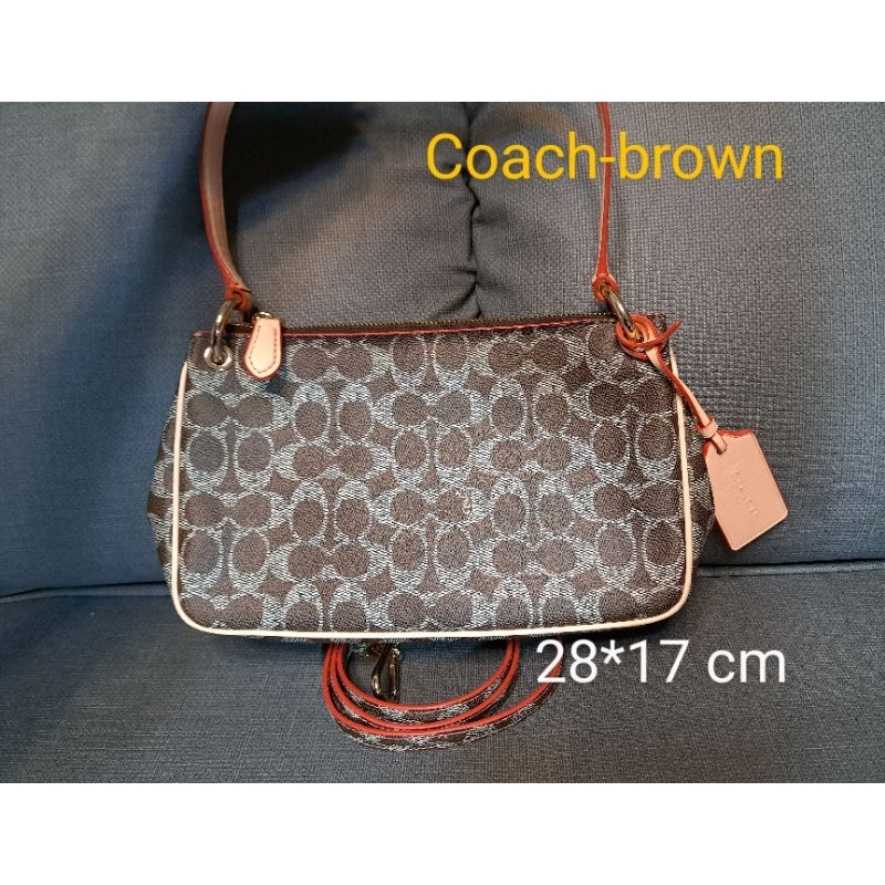 真品正品 已送洗 美國coach 相機包咖色 腋下包 側背包斜背包麻將包 膠皮 二手包 僅一件