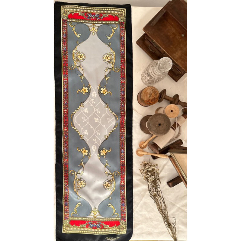 30888 法國Pierre Balmain古董純絲巾Antique French silk scarf