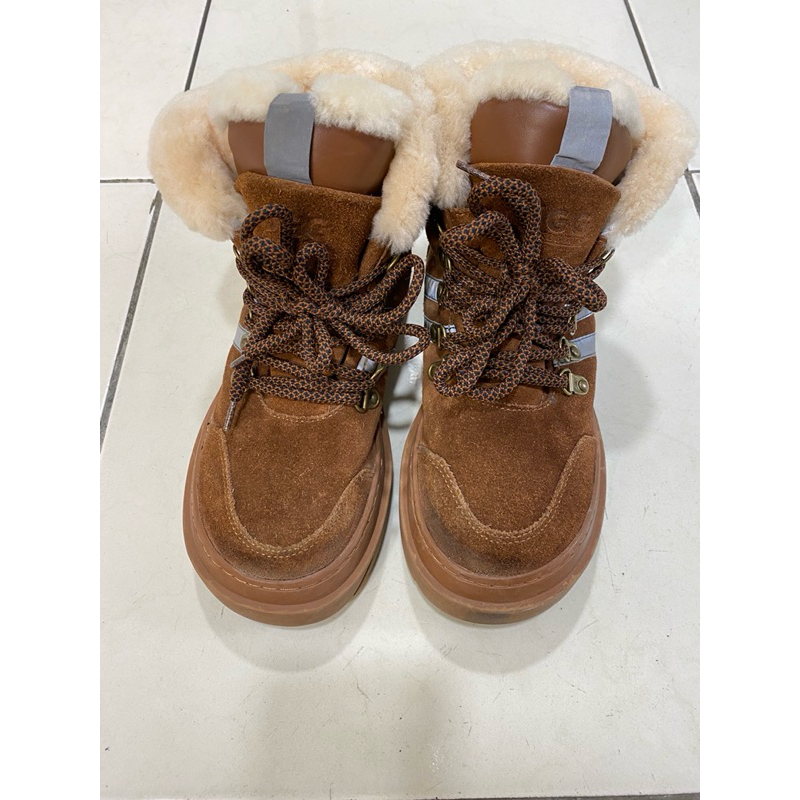 【二手】澳洲買的UGG  經典雪靴，羊皮毛低筒 咖啡色，少穿近新