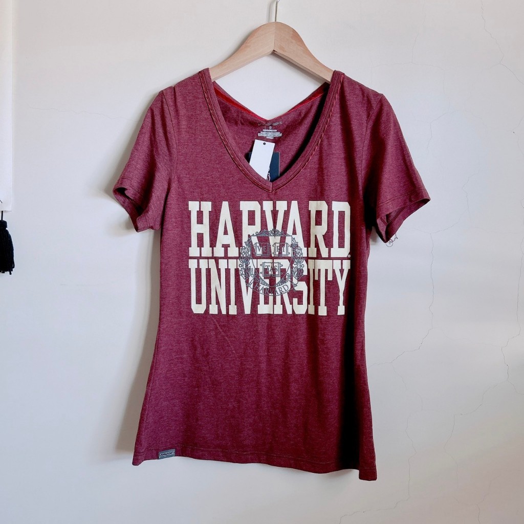 全新 美國帶回 Jansport Harvard University 復古酒紅 V領T恤上衣 S號