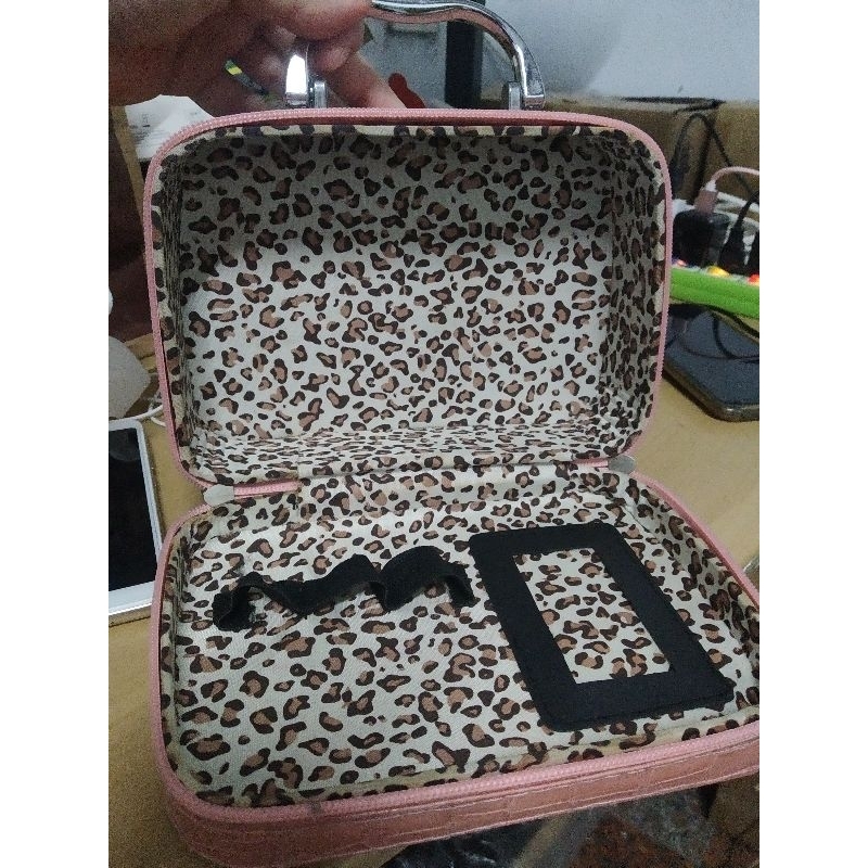 出清二手粉紅豹紋、小嫁妝、小皮箱、小行李箱、化妝盒、化妝包、收納盒