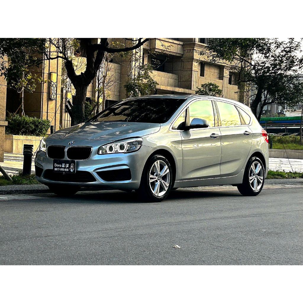 2015年式總代理BMW  218i 汽油1.5寬敞、舒適乘坐空間可全額貸低月付輕鬆繳無負擔