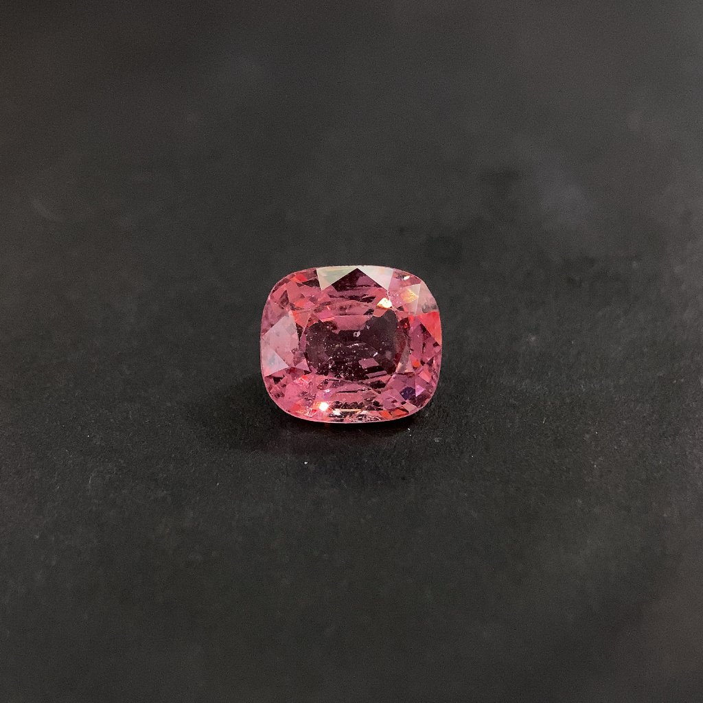 天然粉紅色尖晶石(Pink Spinel)裸石5.57ct [基隆克拉多色石]