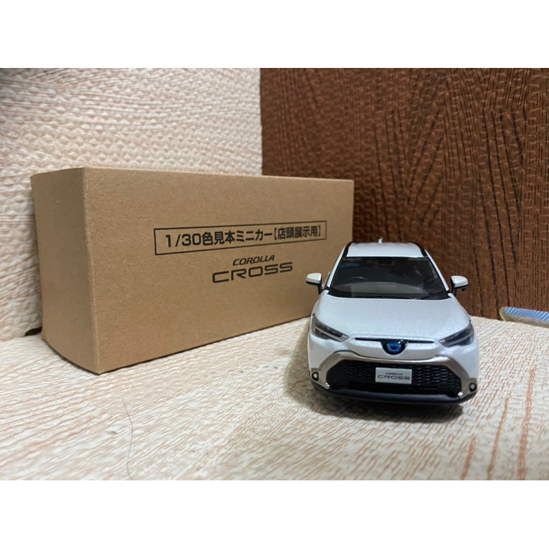 TOYOTA COROLLA CROSS 白色1/30 日規原廠模型車