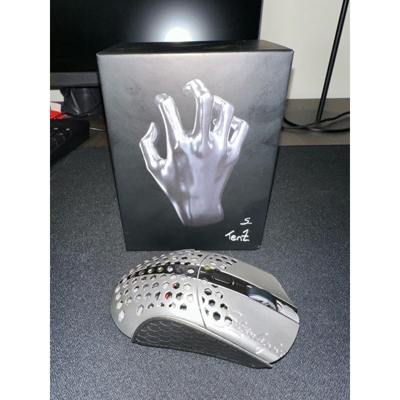 【新品未開封】Finalmouse Starlight-12 Tenz M Finalmouse Starlight Pro TenZ Wireless Mouse Small - US