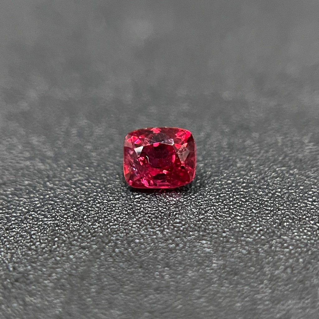 天然粉色尖晶石(Pink Spinel)裸石0.31ct [基隆克拉多色石]