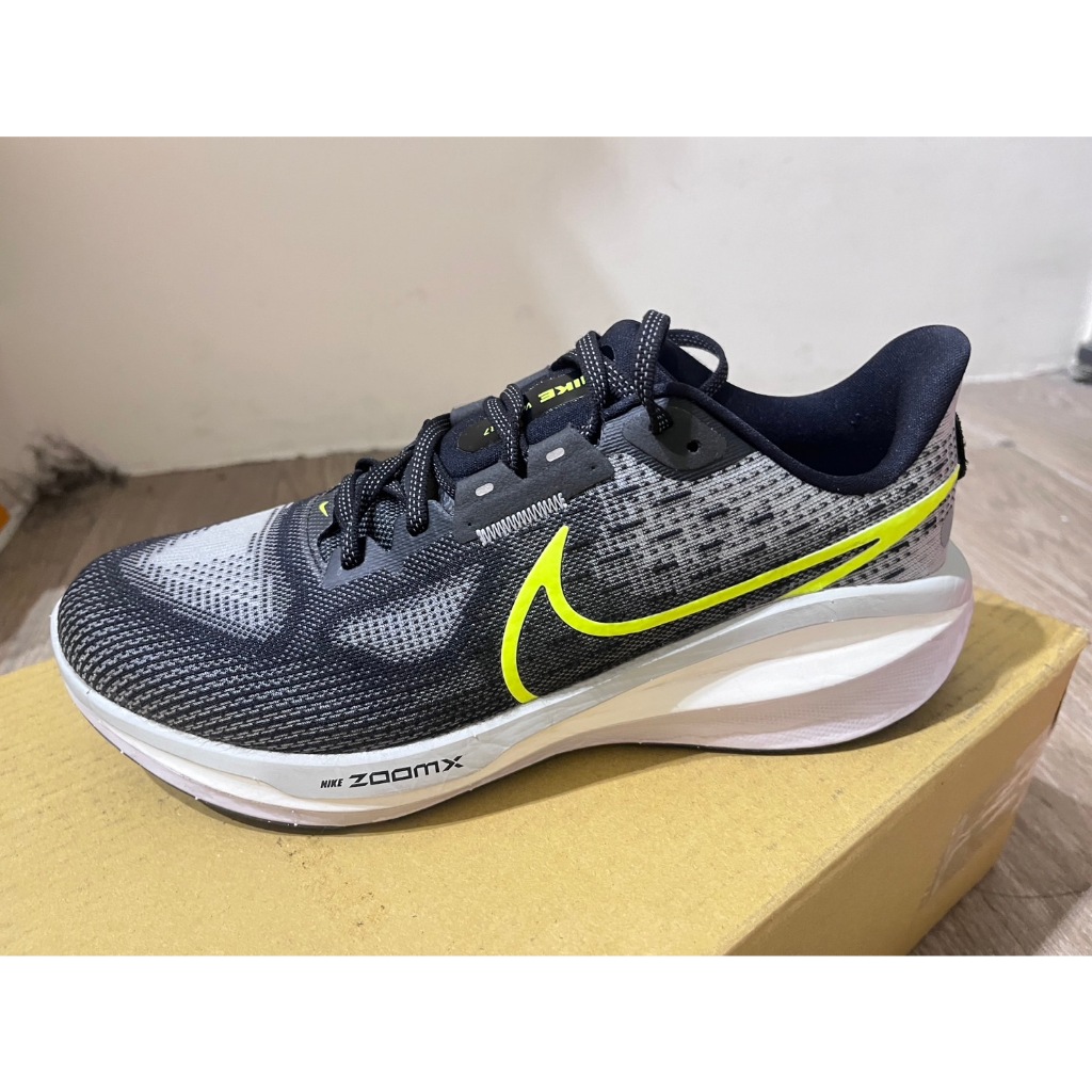 【二手】 近全新 NIKE 耐吉 Vomero 17 US8 26CM EUR41 男鞋 跑步 運動 舒適 緩震 休閒