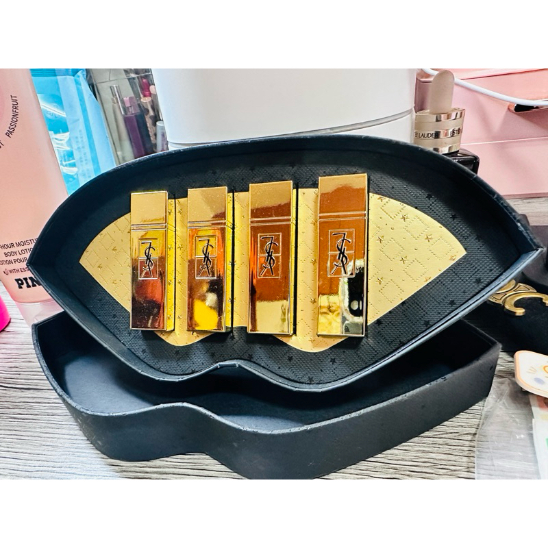 🌸高雄出貨🌸全新正品⭐️YSL奢華緞面唇膏 方金管聖誕禮盒 💄