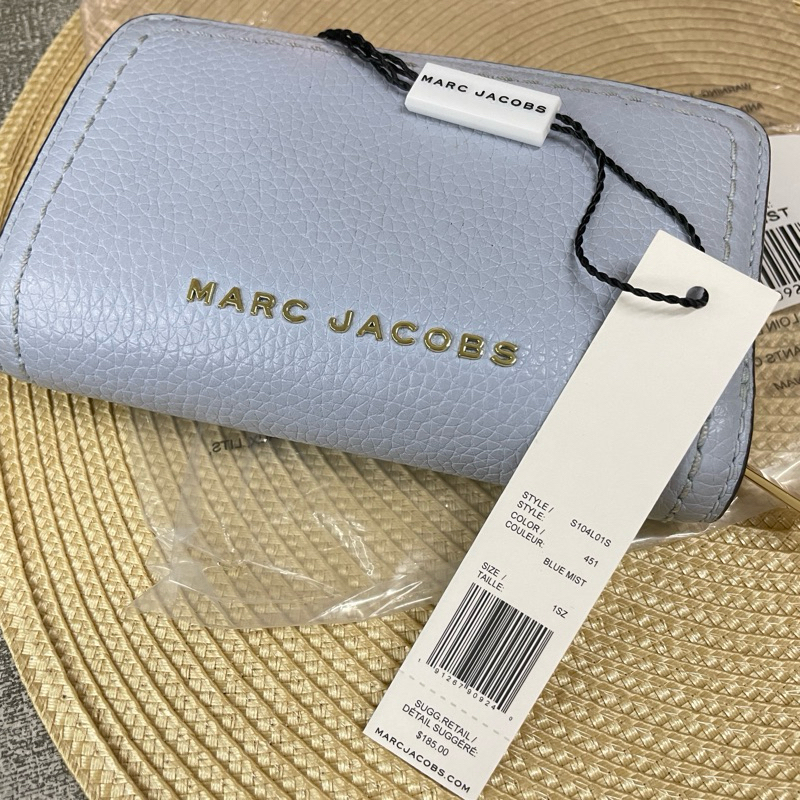 Marc Jacobs 荔枝紋皮革縫線車邊中夾淺藍 寶寶藍零錢包 簡約錢包 女中短夾
