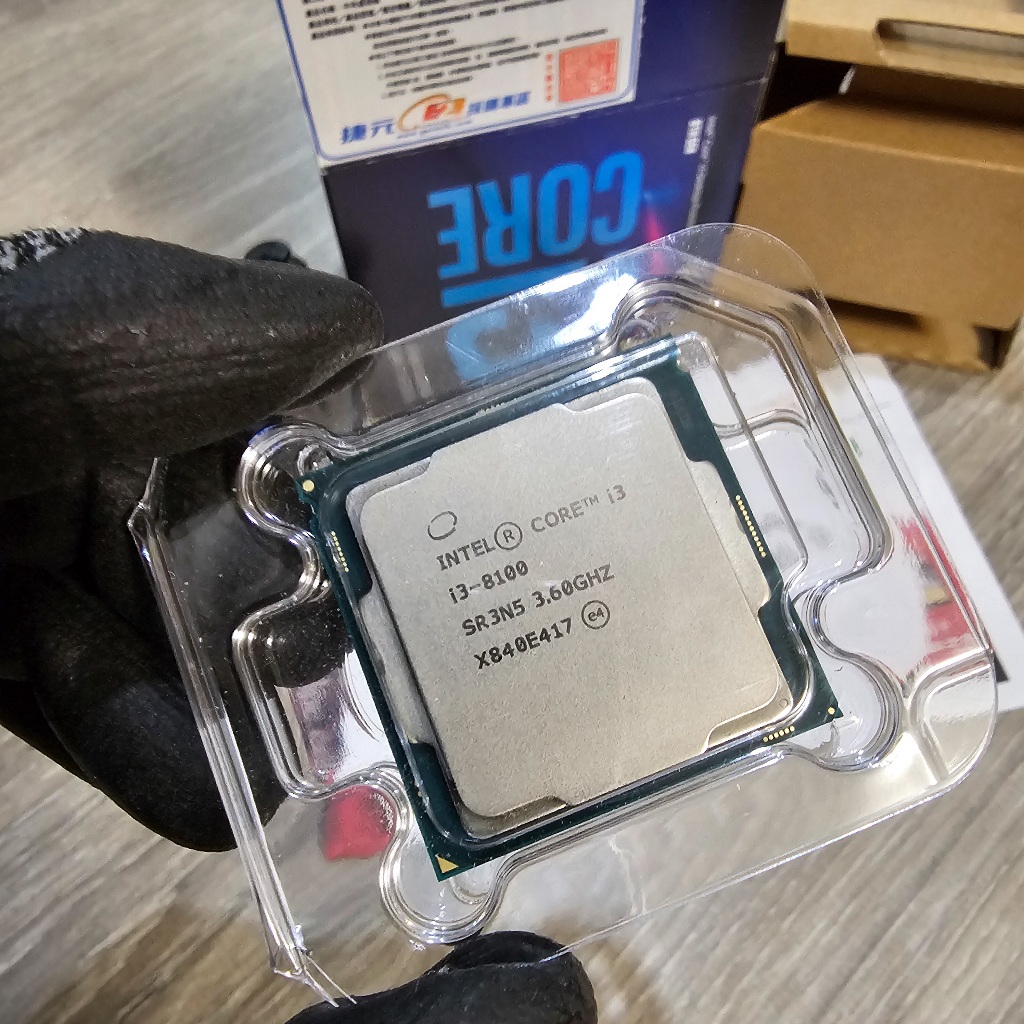 【二手良品】INTEL Core i3 8100 i3-8100 CPU 八代處理器 含風扇完整盒裝 捷元貨