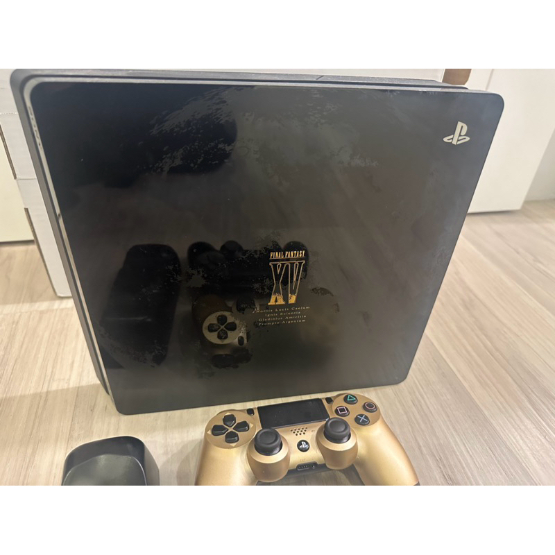 PS4 slim 主機 太空戰士同捆 1TB附盒 雙搖桿 二手品不退換貨