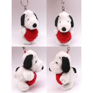日本正版2022 Peanuts Snoopy 史努比 史奴比 抱愛心 娃娃吊飾 包包吊飾 吊飾 掛飾